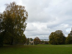 44-Roskilde zicht op Roskildefjord met vissers en vikingschepenmuseum