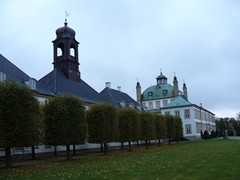 55-Slot Fredensborg achter met Slotskirke